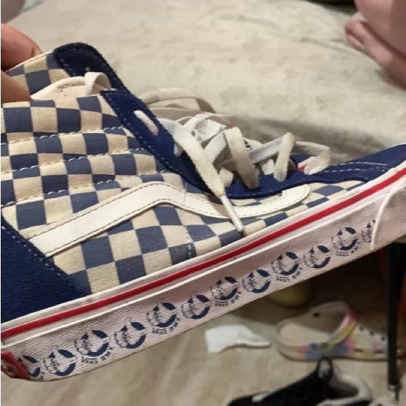 Vans - Picture 4 of 4